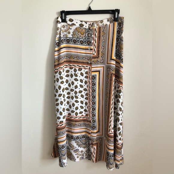 Mango A-line button-up abstract skirt - Picture 2 of 7